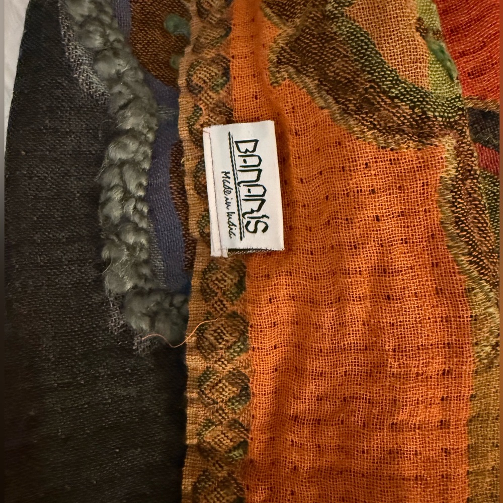 GORGEOUS SCARF/WRAP - Picture 9 of 10